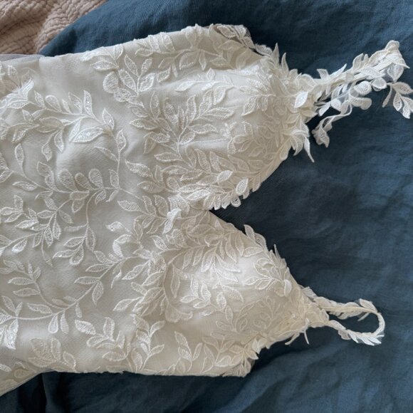 Willowby by Watters Bahati Wedding Dress - Picture 6 of 16